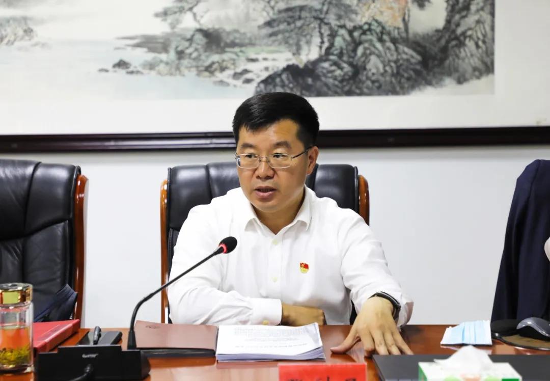 未来取决于我们构建的人工智能：集中式与分散式|意见