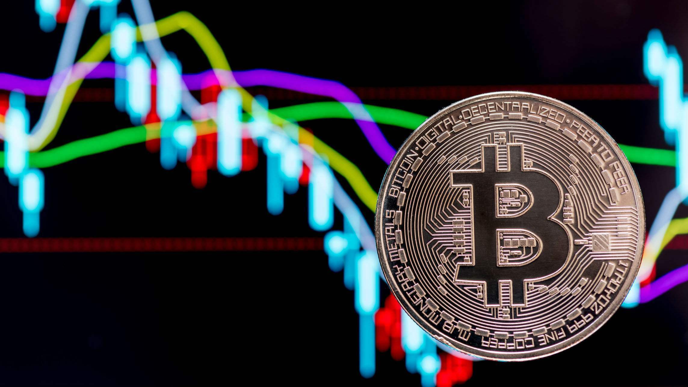 比特币反弹破8.5万，山寨币却519式崩盘，市场在玩什么把戏？